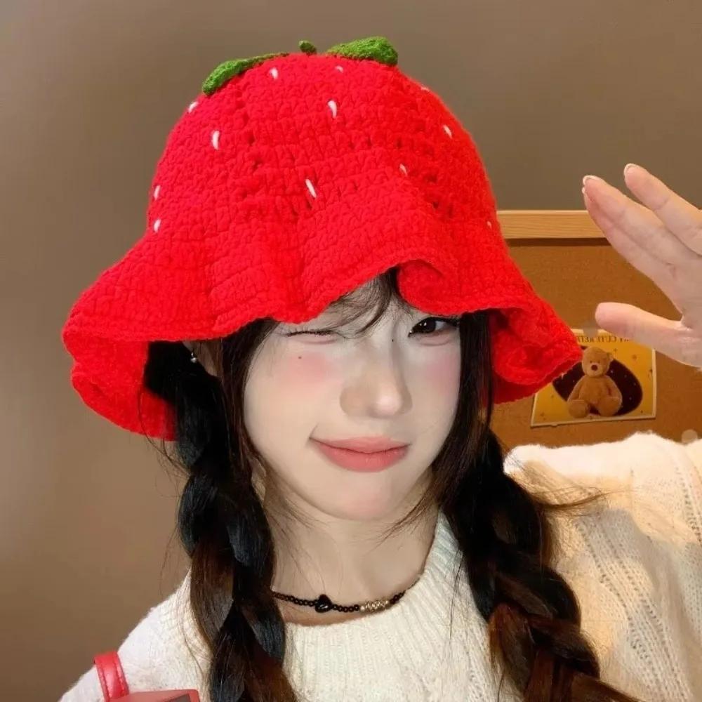 Chapeau de pêcheur fait main mignon Design fraise Chapeau bassine chaud Chapeau tricoté rouge pour fille