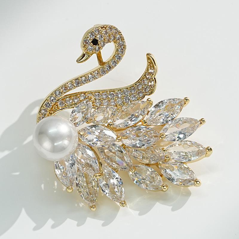 Elegant Swan Brooch: High-Quality Micro-Inlaid Zirconia Pearl Lapel Pin