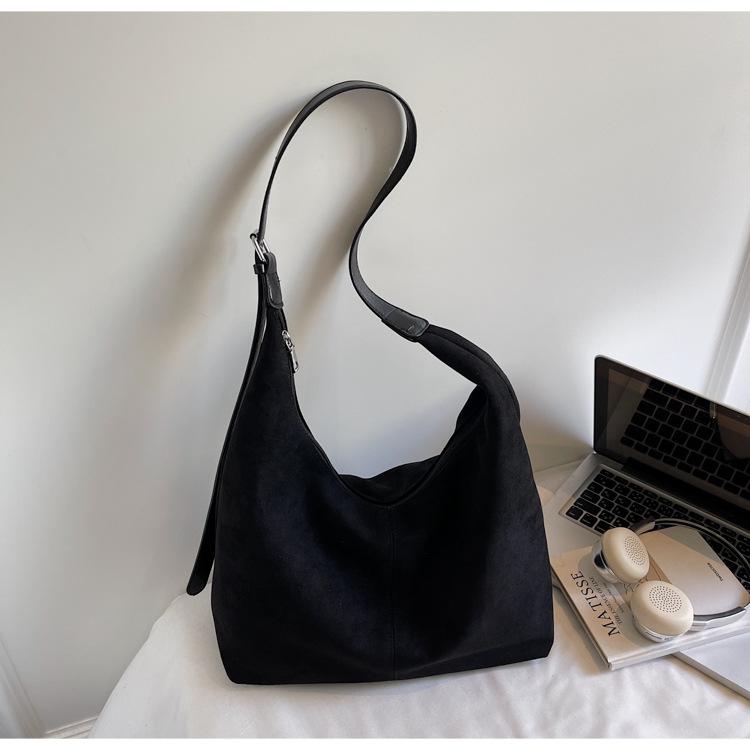 Premium sense retro bag women 2025 new shoulder bag large capacity commuter tote bag underarm mother bag tide