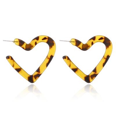 European, American, Japanese, and Korean Fashionable Leopard Print Earrings Acrylic Sweet and Sexy Heart-shaped Earrings
