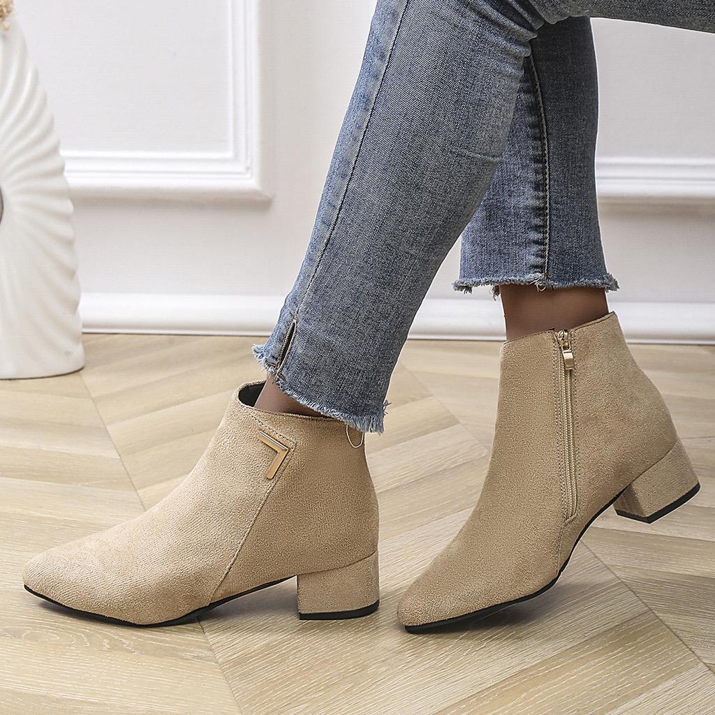 Fashion Casual Metal Decoration Solid Suede Ankle Boots Women Pointed Toe Medium Heel Chelsea Boots Women 2025 Classic Winter Shoes