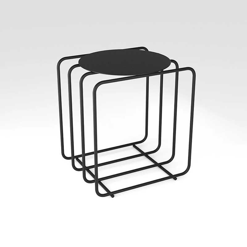 Modern Minimalist Iron Side Table Creative Luxury Small Metal Coffee Table for Small Apartments Baking Paint Finish