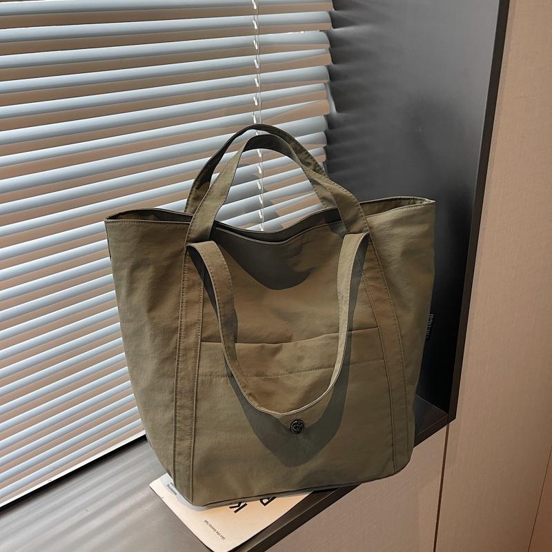 

Korean fashion large capacity versatile simple casual cloth to work commuting shoulder portable autumn and winter tote bag зелений