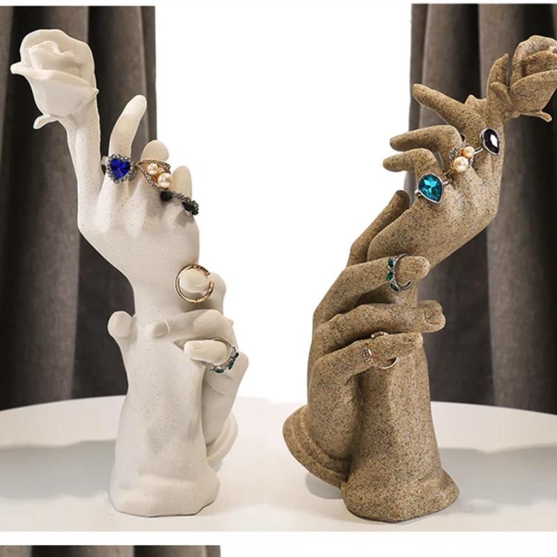 Nordic Creative Resin Hand Models Ring Holders Bracelets Jewelry Display Racks Counter Ring Display Props Rose Hands Wedding Decorations Ornaments