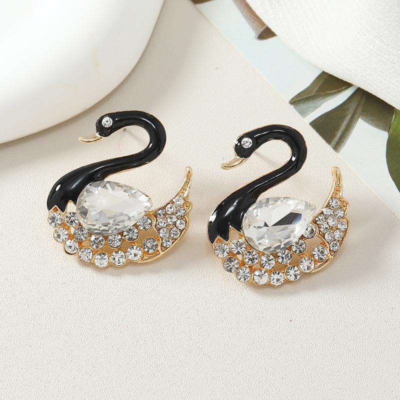 Elegant Diamond Swan Stud Earrings: Exquisite, Gentle & Stylish Fairy Jewelry