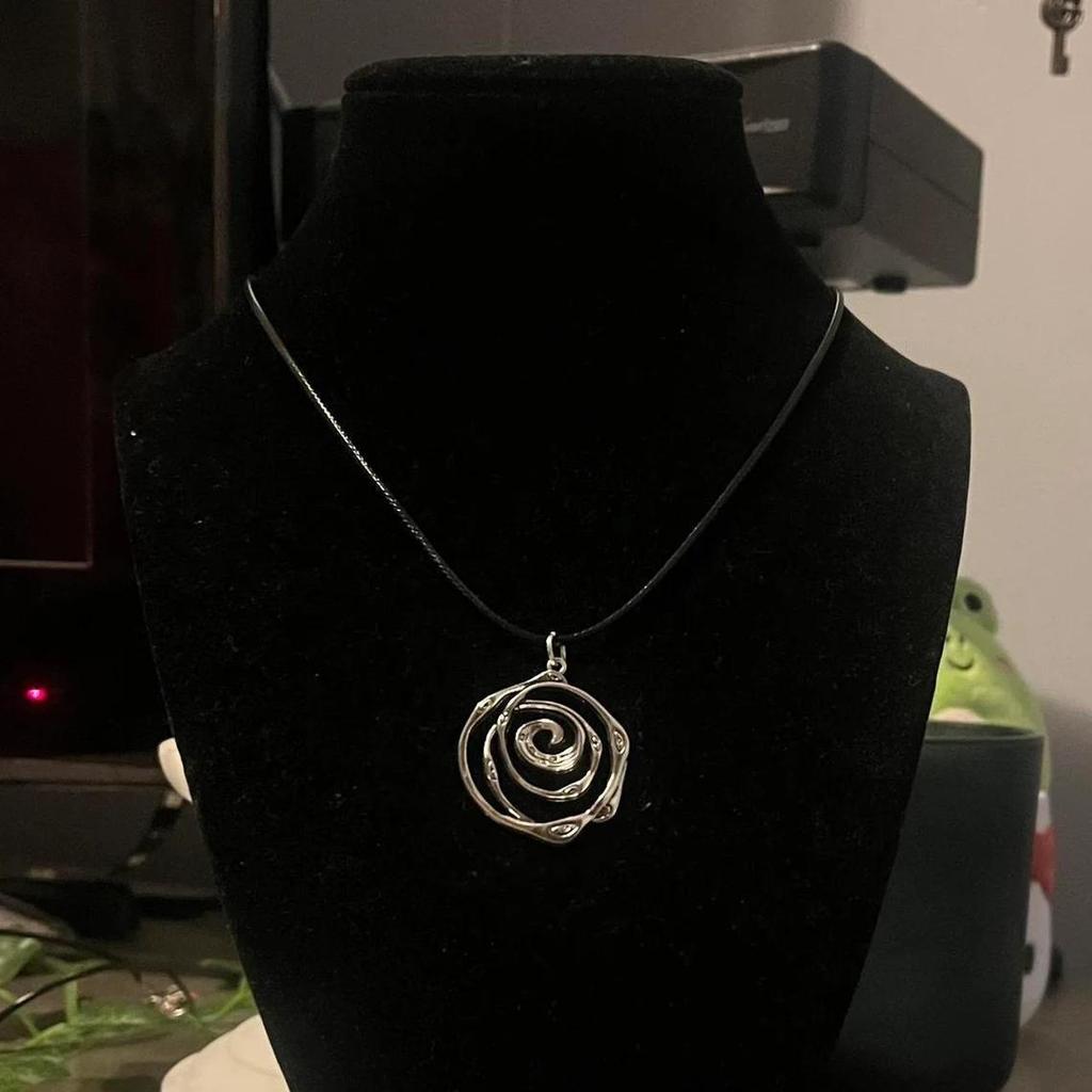 Geometric Alloy Necklace With Spiral Pendant For Fashion Casual Students