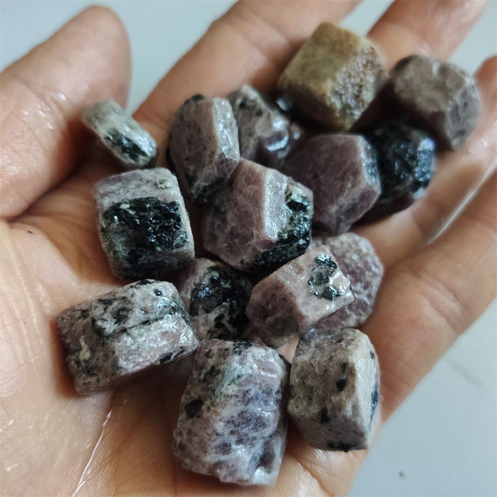 Natural Real Ruby Corundum Stones Ruby Gemstone Stones for Jewelry Irregular Ultraviolet Fluorescent Stone and Crystals Stone