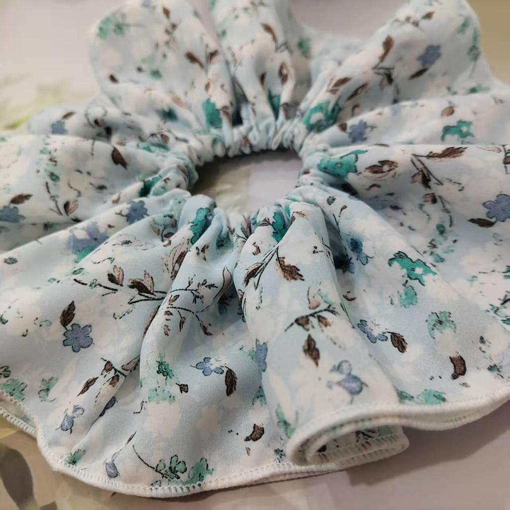 Korean Fabric Super Fairy Hair Tie with Heart and Flower Design - Versatile and Fashionable Headwear Accessory.
