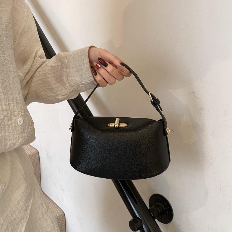 

New fashion trend shoulder bag go out to play versatile oblique span bag commuter mini shell bag чорний