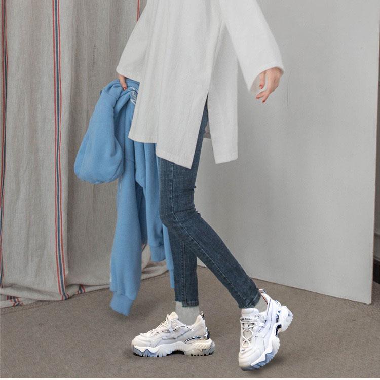 Suction Film Sole Dad Shoes Spring 2025 New Sports Height Increasing Casual Shoes Women's Height Increasing Running Breathable Leather Women's Shoes