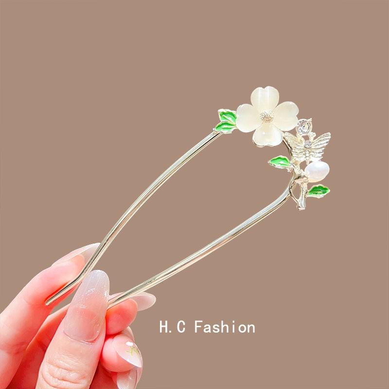 Elegant U-Shaped Butterfly Tassel Hairpin - Ancient Style Floral Accent for Qipao
