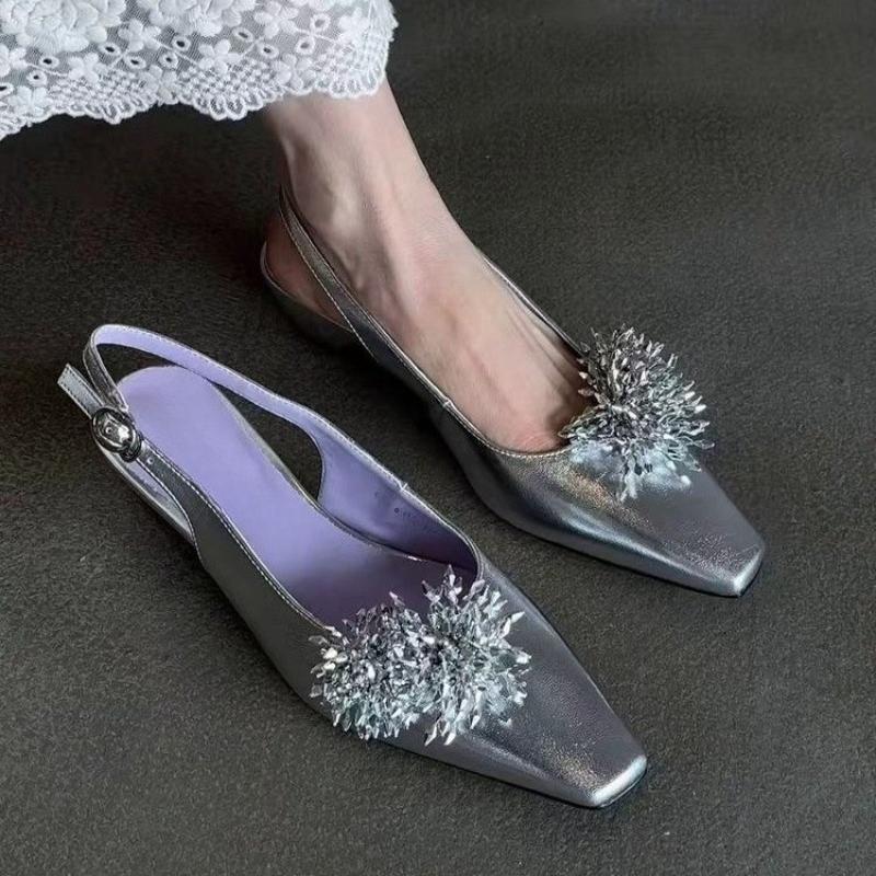 

Модные сандалии с квадратным носком и неглубоким вырезом, женские летние новые туфли-баотоу на плоской подошве с цветочным декором на одном ремешке, противоскользящие и износостойкие 39 серебряный