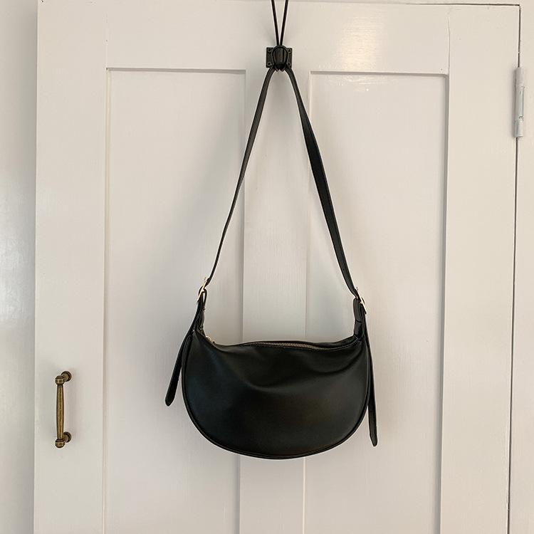 

Bag women s bag new Korean version of high-end niche design fashion and leisure shoulder messenger bag versatile dumpling bag чёрный
