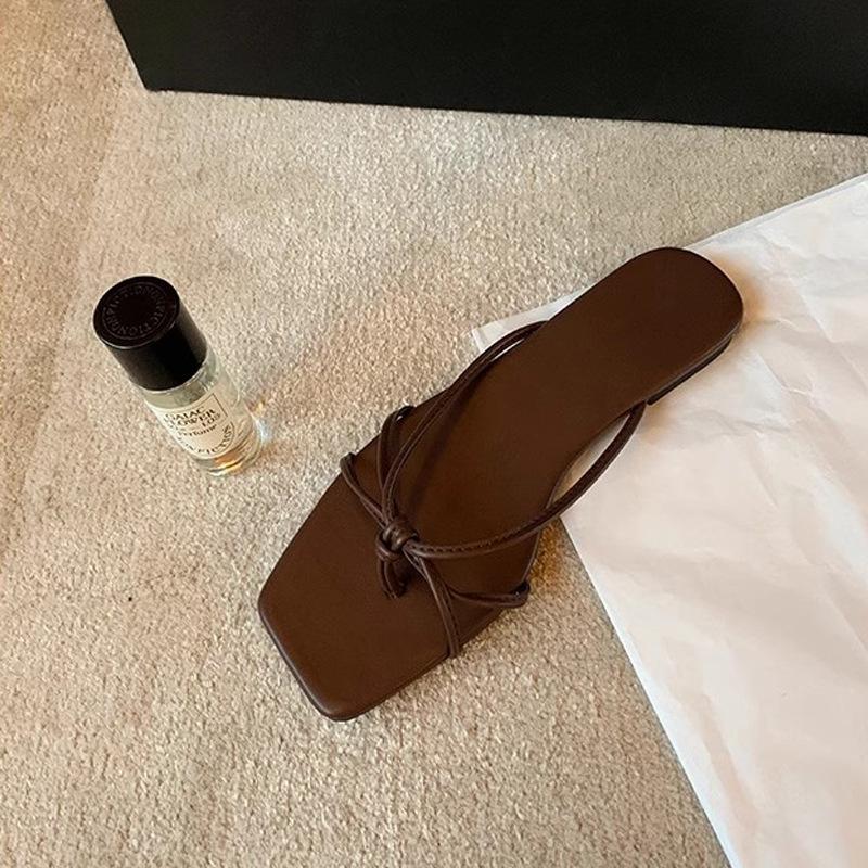 Fashion 2025 Summer New Fashion Cross Tie Hollow Closed Toe Sandals Square Head Heels Lightweight Comfortable Slip On Flat Slippers