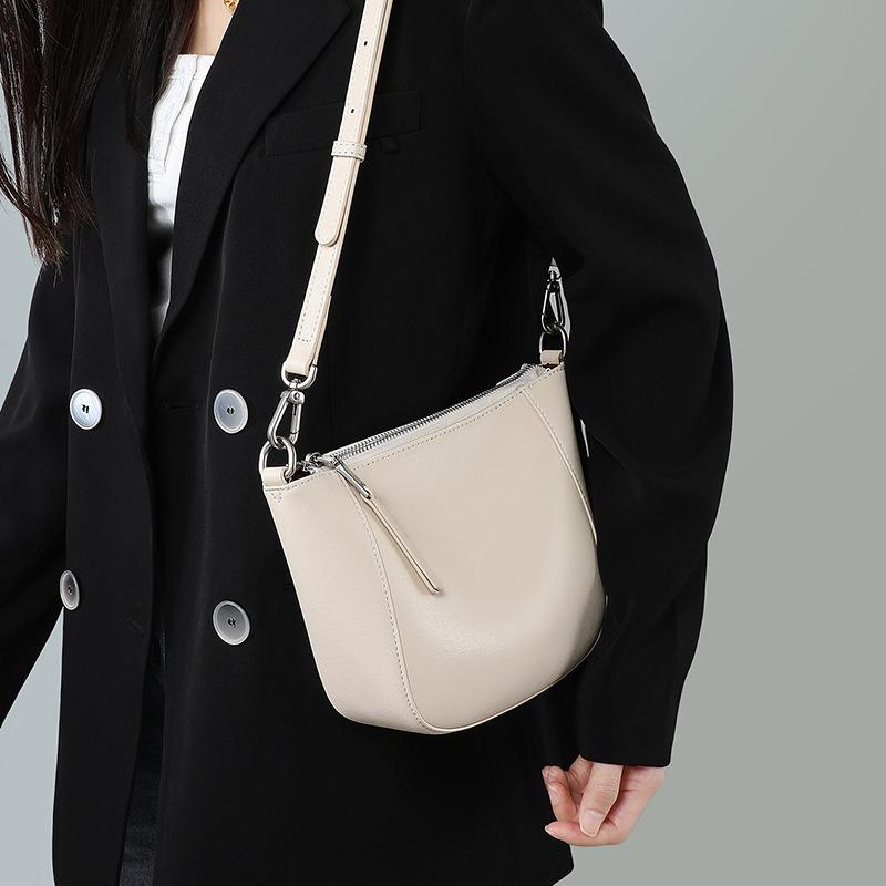 Leather Bag Women's Autumn and Winter New High-end Niche Small Bag Cowhide Women's Bag Shoulder Messenger Bag