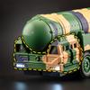 1:50 Dongfeng Missile Carrier Julang Missile Launcher Alloy Metal Diecast Model Car Home Trendy Toys Ornaments Holiday Gifts Boy
