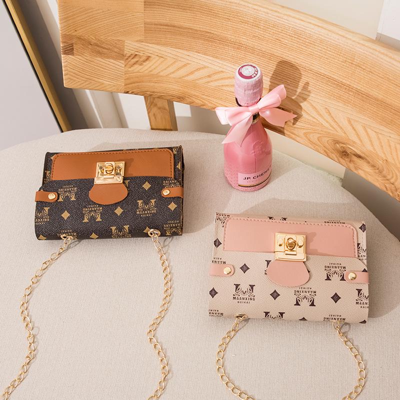 Kleine quadratische Tasche, frische und süße Umhängetasche, modische Diamantenketten-Tasche.