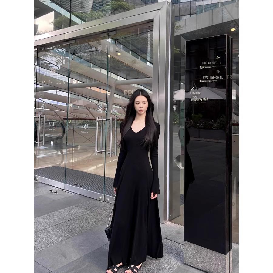 Black Slim-Fit Knitted Long-Sleeve Dress - Women's Spring/Autumn Trend