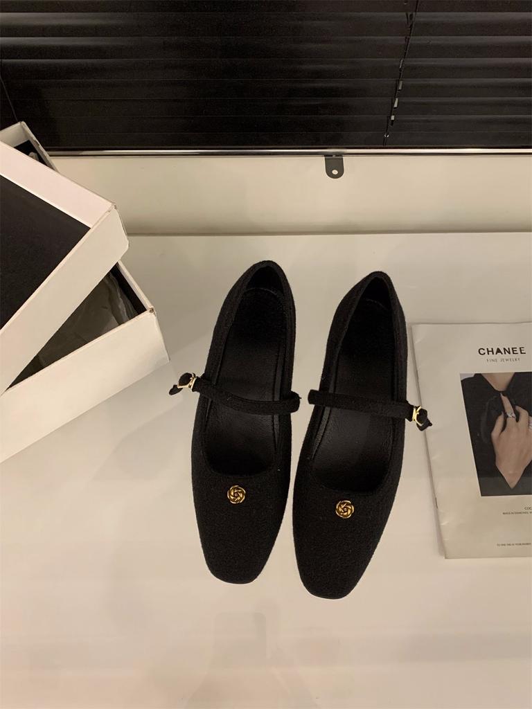 Francuski gruby obcas małe pachnące zamszowe szare pojedyncze buty buty damskie 2024 wiosna i jesień ze spódnicą buty wieczorowe Mary Jane