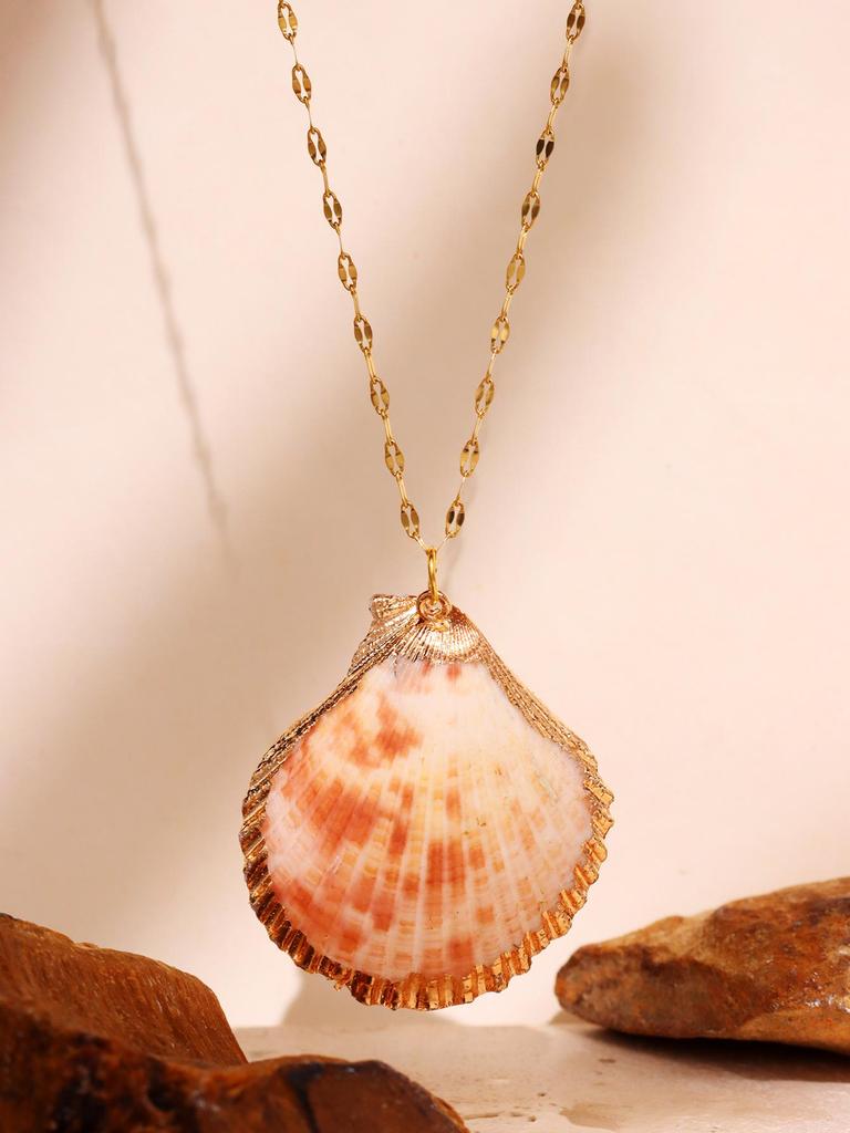 Retro Gold-Tone Shell Pendant Necklace Unique Layered DIY Fashion Jewelry for Women Perfect for Beach Vacations Gift Idea