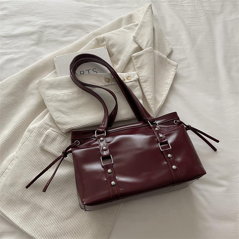 

Fashi Retro Solid Color Pu Shoulder Bags for Women Large Capacity Ladies Underarm Bag Simple Rivet Design Female Tote Handbag