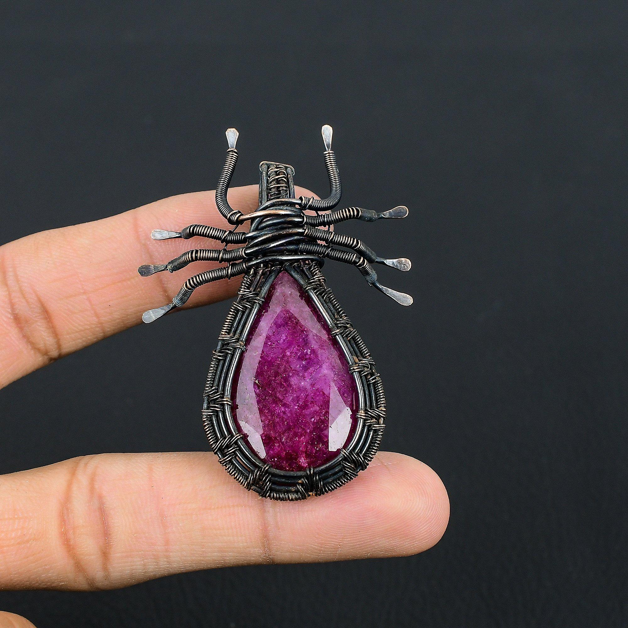 

Рубиновый кулон Ювелирные изделия из драгоценных камней, Кулон ручной работы, обернутый медной проволокой 999 пробы, Ювелирные изделия новейшего дизайна 2.55 Inches