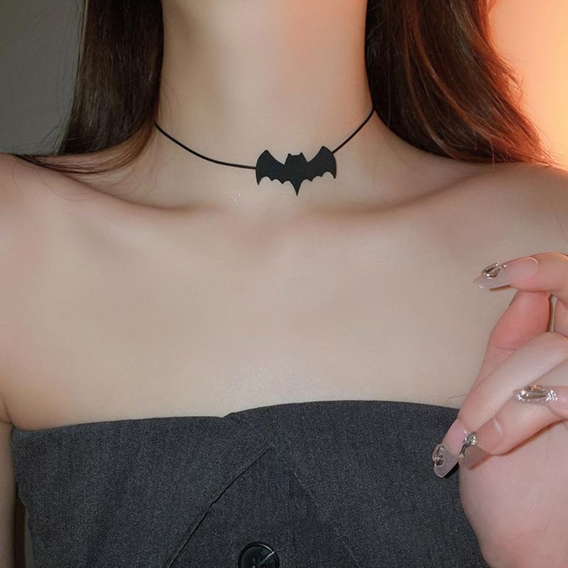 Halloween Bat Necklace Unique Braided Rope Necklace Eye catching Bat Hat Spiders Clavicle Chain for Halloween Jewelry