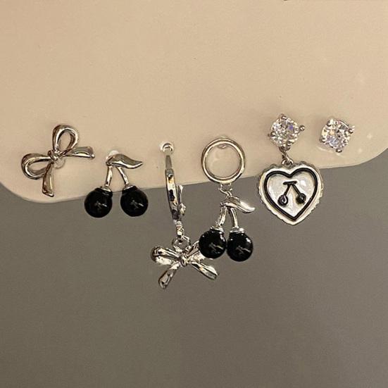 1 Set Damen Ohrringe Süß Cool Gothic Mehrere Stile Elegant Geschenk Legierung Liebesherzförmig Creolen Hänge Stecker Ohrringe Set für Verabredungen
