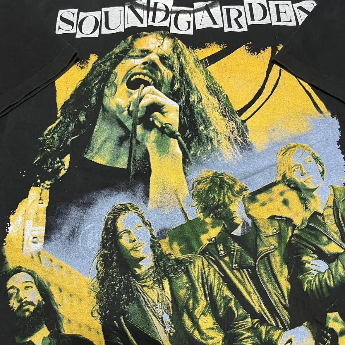 Vintage SOUNDGARDEN AOP 90s Band Tour Metal Rock RARE Size L T-Shirt REPRINT XXXL