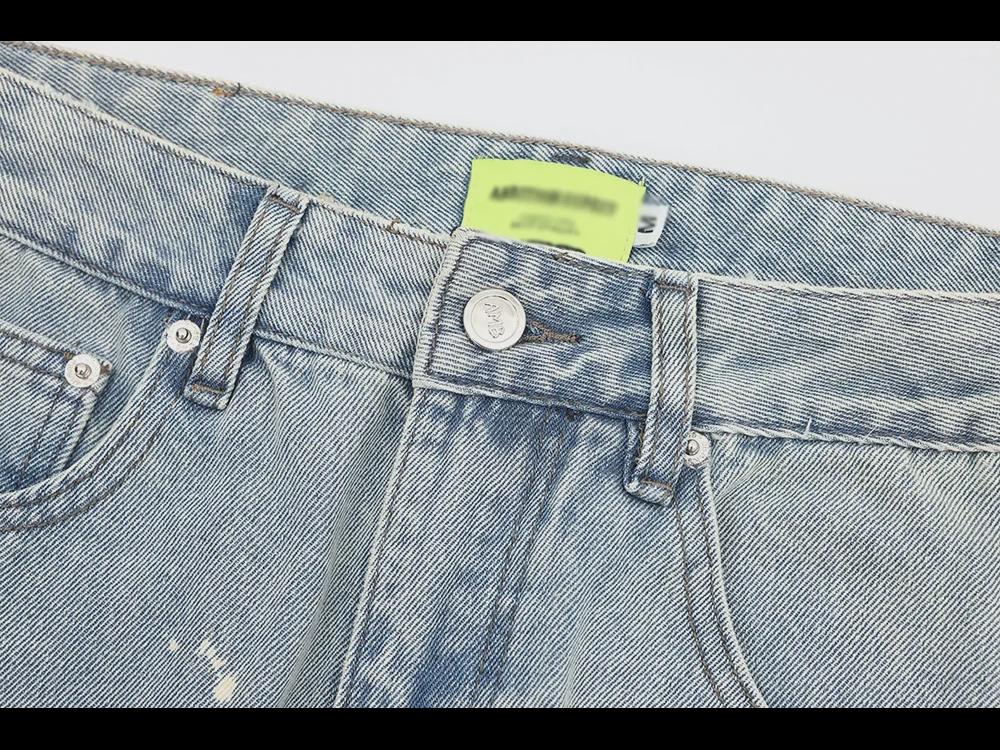Trendy Herrenhose aus gewaschenem Denim mit geradem Bein und Kontrastnähten im Punk-Stil mit Tintenspritzern und Katzenschnurrhaar-Details