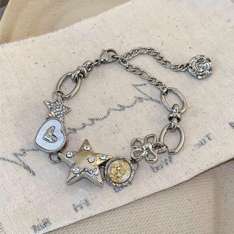 Y2K Silvery Aesthetic Heart Star Chain Bracelet Stylish Beaded Bracelet for Women Charm Bracelet Perfect Gift for Fashion Lover