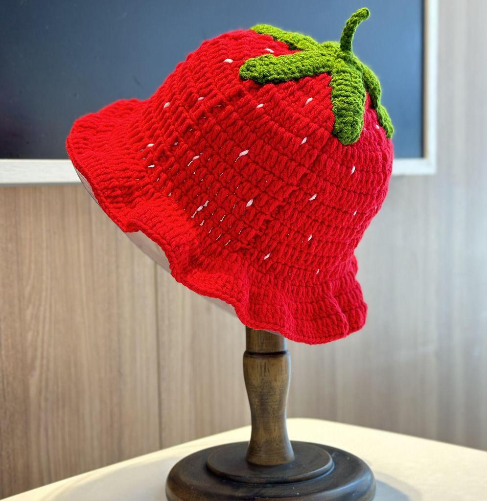 Cappello di lana lavorato a mano a forma di fragola per bambina - Accessorio casual carino, dolce e versatile