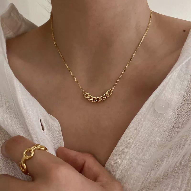 European and American exaggeration, simple and versatile collarbone chain accessories women, side chain thick chain temperament street 
