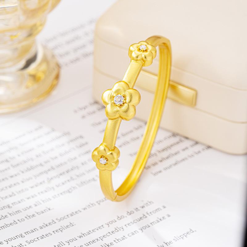 Luxurious Frosted Three-dimensional Flower Buckle Bracelet, National Fashion Jewelry Bracelet 17CM