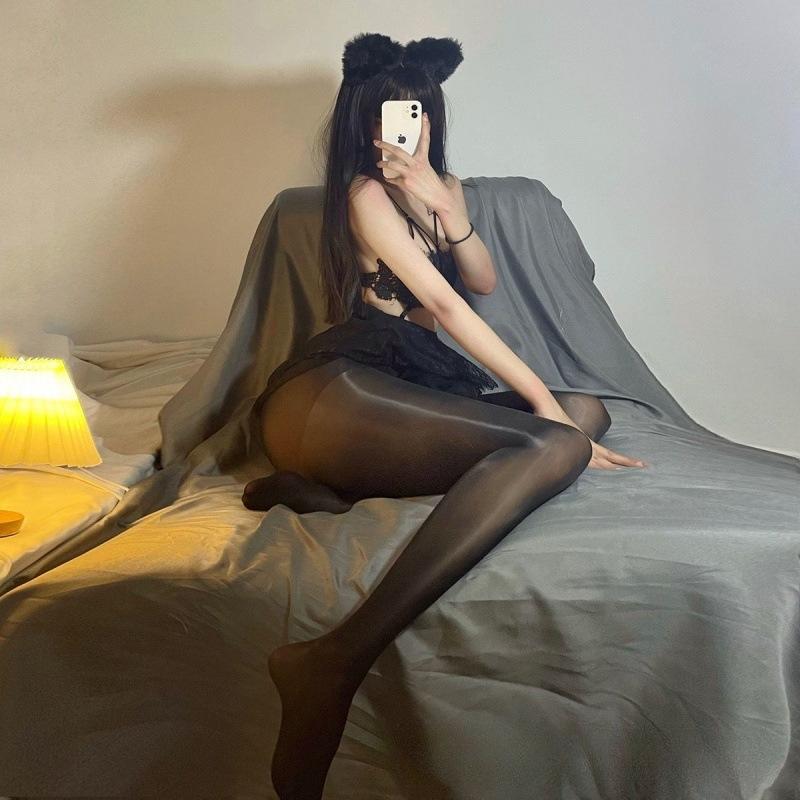 Sexy spodní prádlo, sexy černé hedvábí, prázdné síťované ponožky, horké pokušení, sexy otevřené punčocháče, produkty pro flirtování zdarma