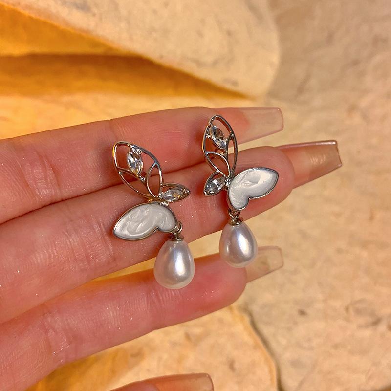 Hollow Out Butterfly Pearl Ear Stud Earrings