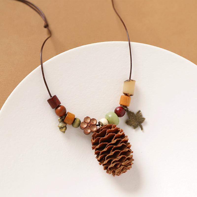 Retro literary necklace, natural plant fruit acorn pendant, long sweater chain, niche accessories