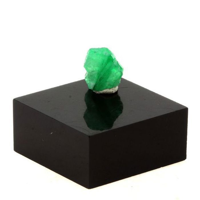 Pierres et Minéraux. Emeraude. 1.34 ct. Mingora emerald deposit, Swat District, Pakistan.