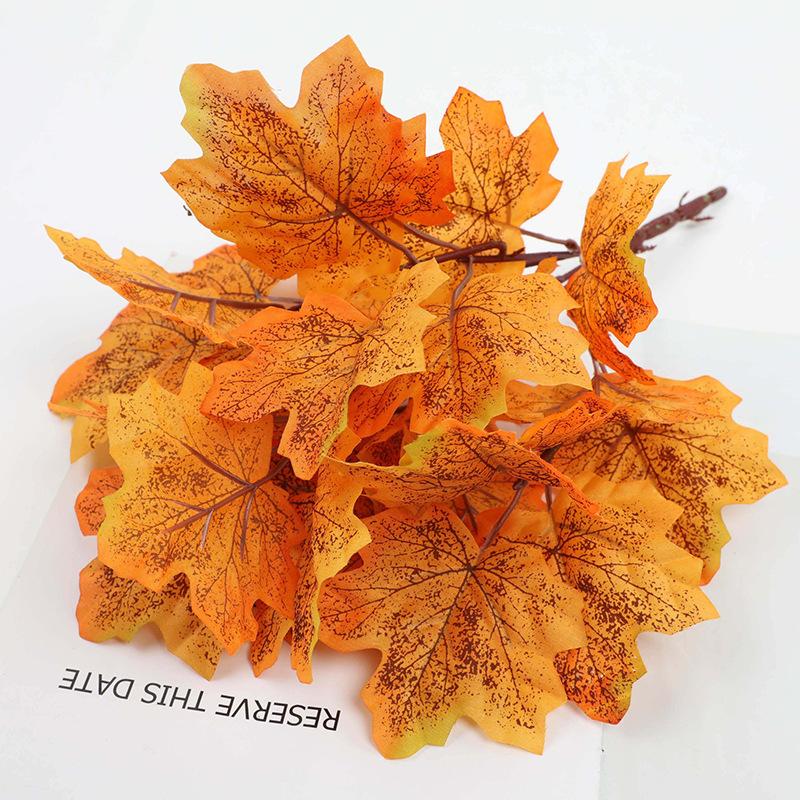 Artificial Plants Red Maple Leaves Small Bunches of Autumn Color Halloween Decoration Home Fake Flower Bouquet Arrangement