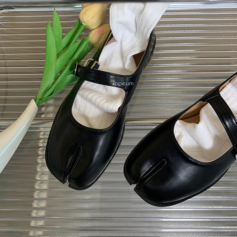 IPPEUM Tabi Mary Janes Shoes Women Buckle Plus Size 35-44 Burgundy Black pu Leather Split Toe Flats Tabis Loafers