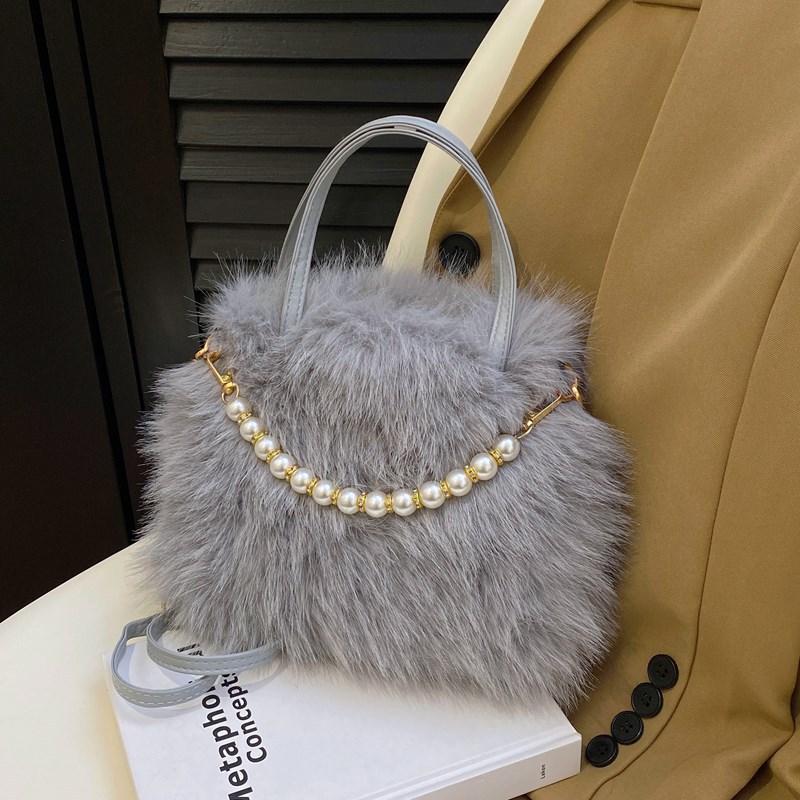 Furry Purse Winter Fluffy Bags for Women Fuzzy Tote Bag Faux Fur Purses Fluffy Shoulder Tote Bag Crossbody Handbag Top-Handle Fluffy Hobo Bags