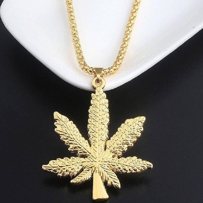 Stylish European And American Hip Hop Necklace With Alloy Maple Leaf Pendant For Men