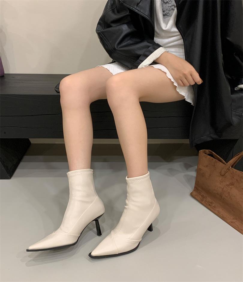 

Черные короткие ботинки женские осень и зима простые для通勤 тонкий каблук ботильоны французский нишевый острый носок темперамент высокий каблук эластичные тонкие ботинки 40