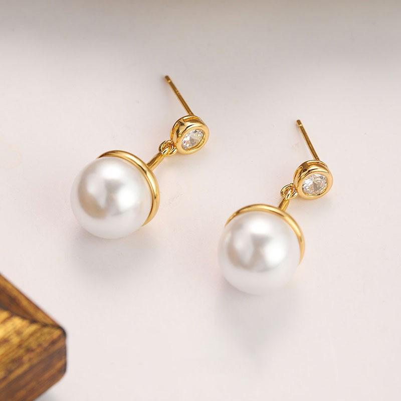 Elegant French retro pearl earrings niche design temperament round zircon high-end light luxury network explosive earrings