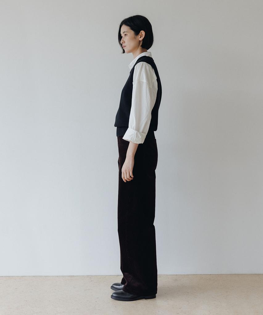 Beullaengkeulumumeon Smooth Corduroy Pants_Deep Cacao