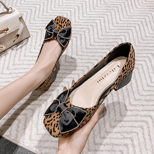 Marime Plus 35 -43 Femei Imprimeu Leopard Toc Gros Pompi Toc Med Toe Pătrat Moda Cataramă Office Lady Pantofi din piele Pantofi cu slip On