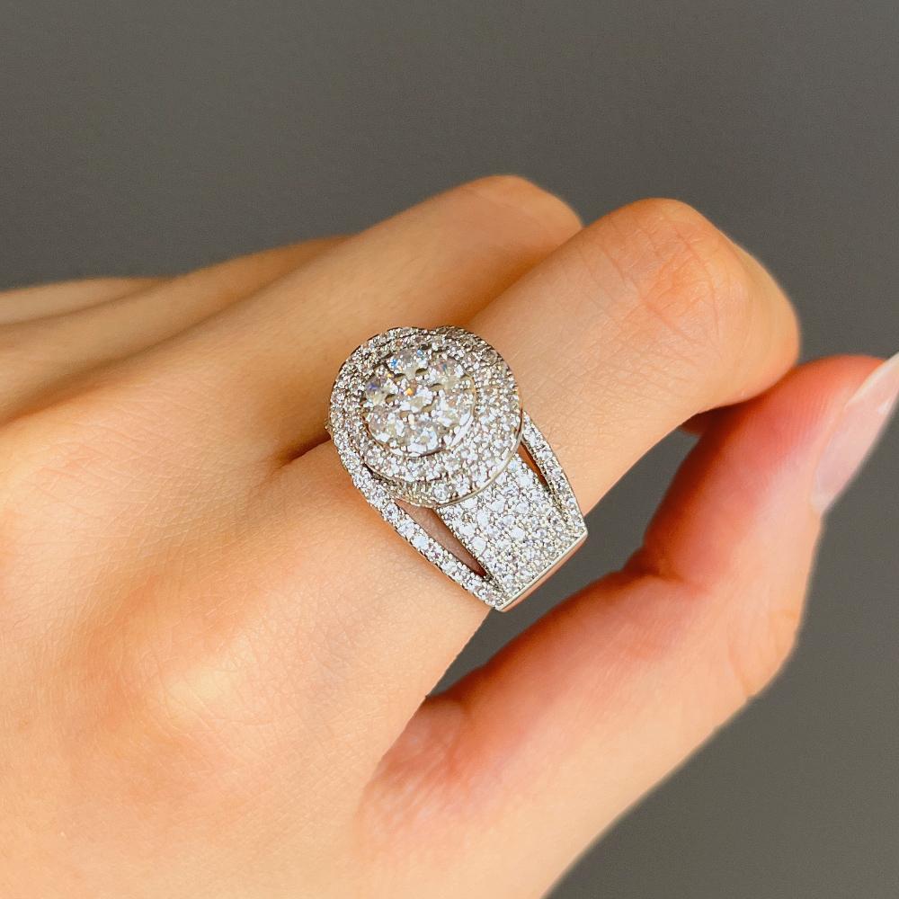 2023 Wedding Trend Women Rings Full Bling Iced Out AAA White Cubic Zircon Rings Luxury Fashion Engagement Jewelry Anillos