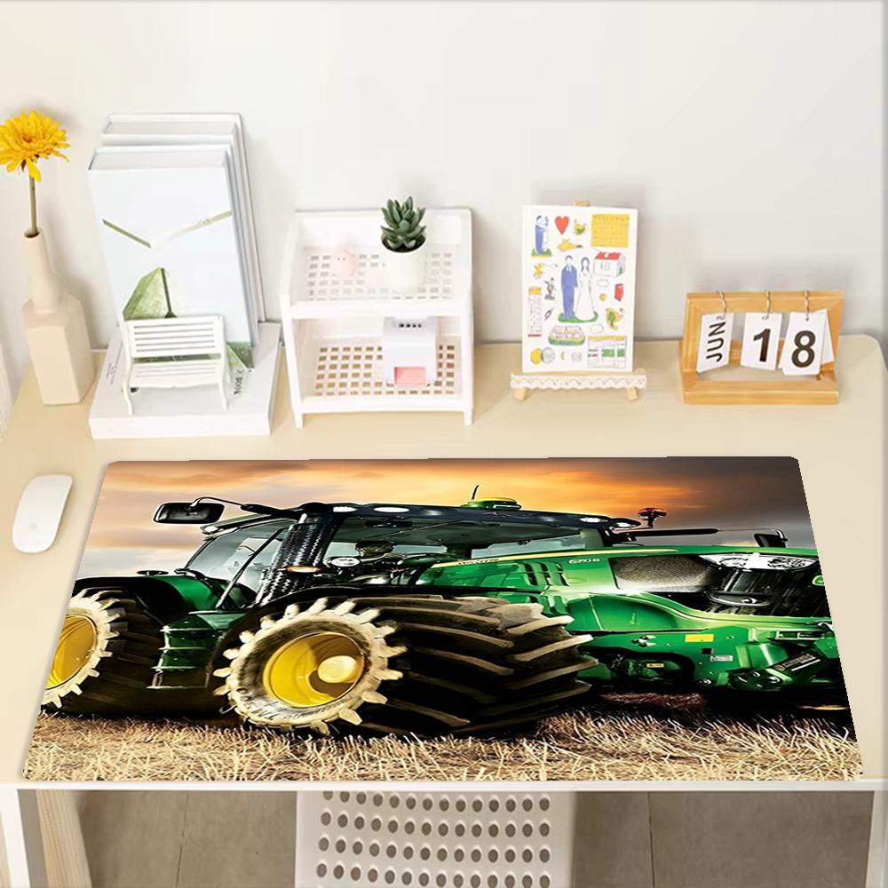 Tappetino Mouse Tema Camion, Base in Gomma Antiscivolo, Multifunzionale per Ufficio e Casa, Perfetto per la Personalizzazione dello Spazio di Lavoro.