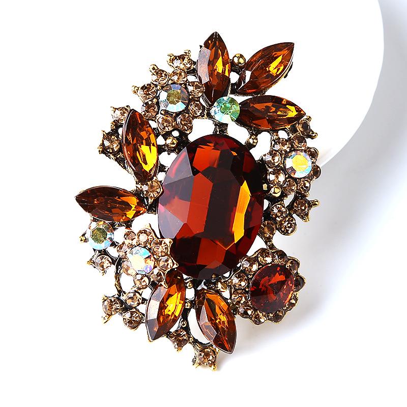 SKEDS Creative Luxury Crystal Flower Brooch Jewelry For Women Elegant Rhinestone Exquisite Corsage Badges Classic Brooches Pins