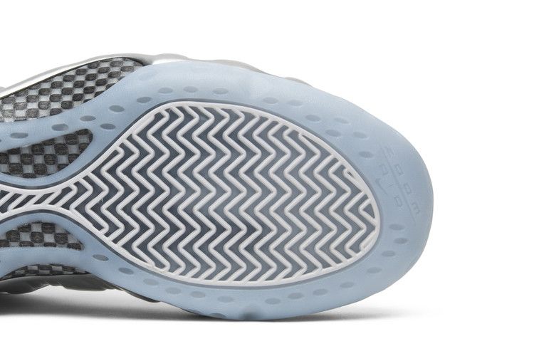 Nike Wmns Air Foamposite One 'Chrome' Sneakers